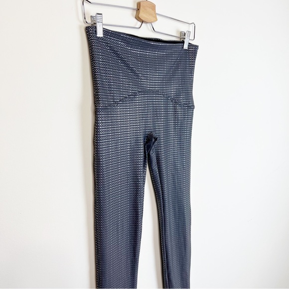 Spanx Booty Boost Active Leggings Metallic Gray Size Large - Picture 6 of 12